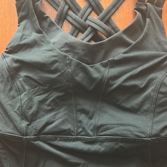 Size 2 black lulu lemon top. - Picture 3 of 5